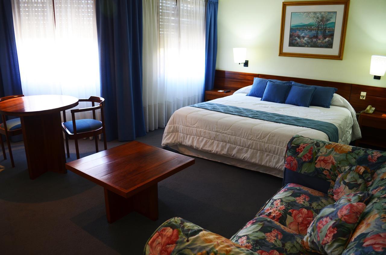 Hotel Huemul General Roca Buitenkant foto