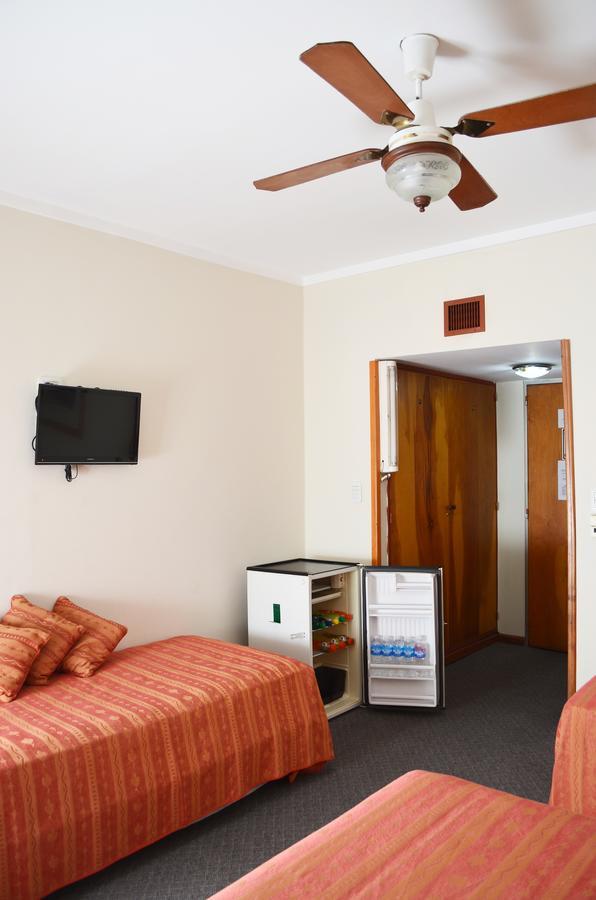 Hotel Huemul General Roca Buitenkant foto
