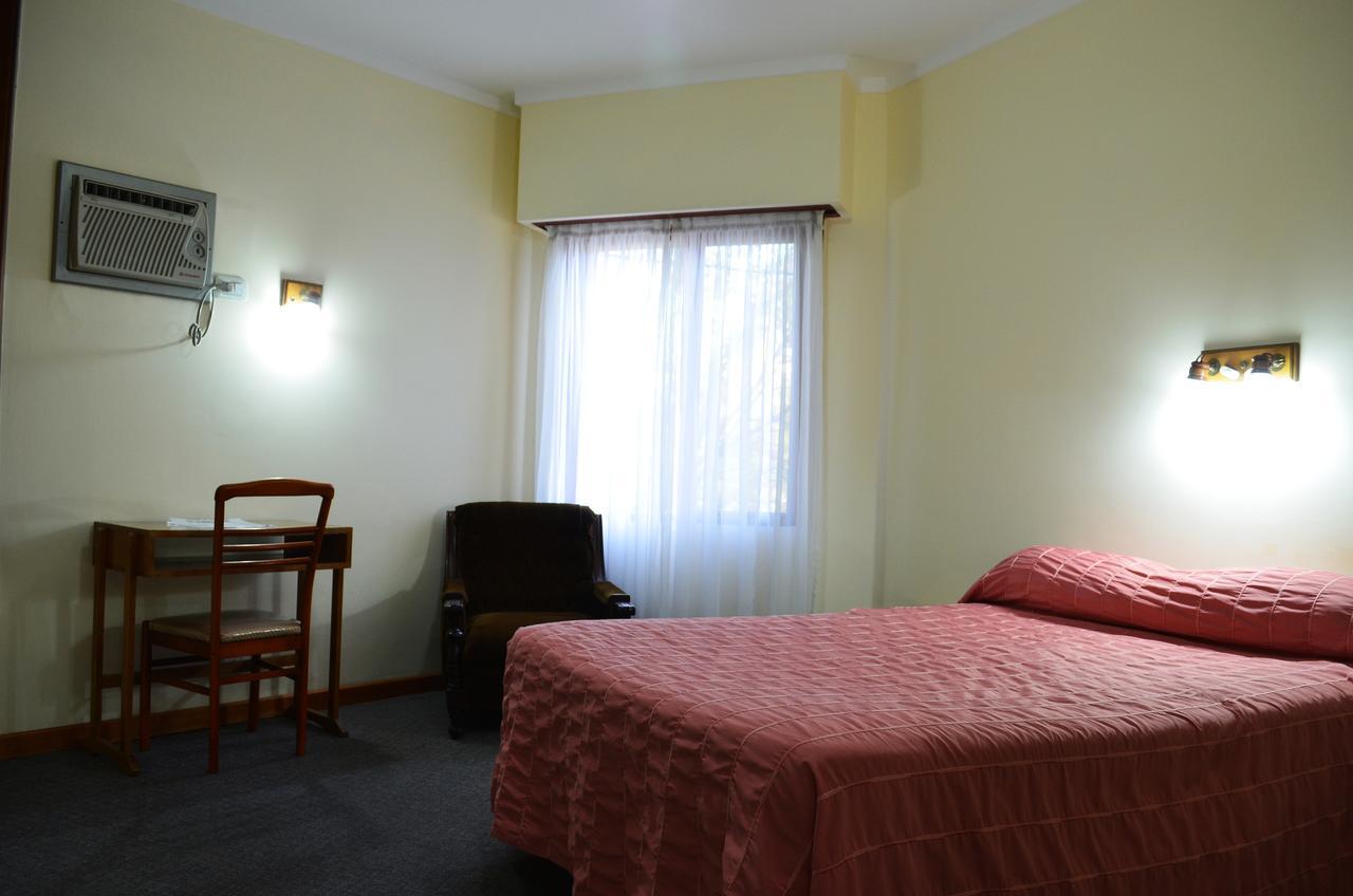 Hotel Huemul General Roca Buitenkant foto